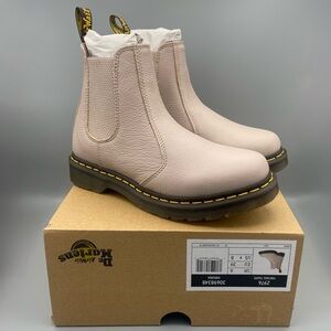New Dr. Marten 2976 Vintage Virginia Chelsea Boots, in Taupe